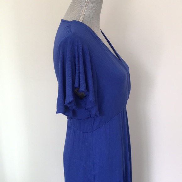 Gauze Flutter Sleeve V-Neck Hi-lo Hem Maxi Dress ๐ - Picture 4 of 10